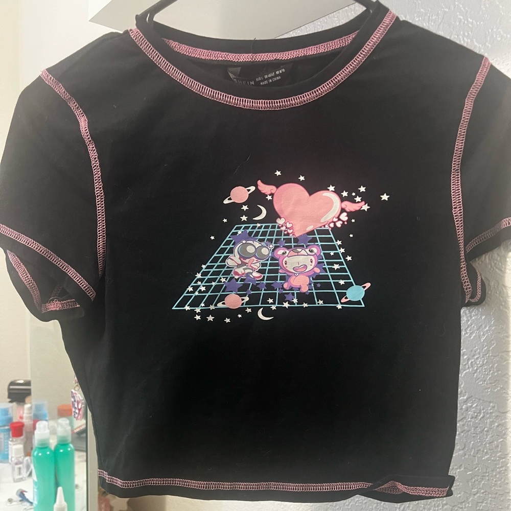 pink outline
